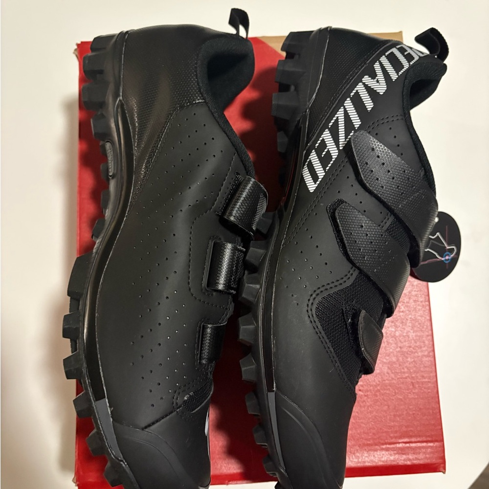 Specialized Black Cycling Shoes - Picture 6 of 7